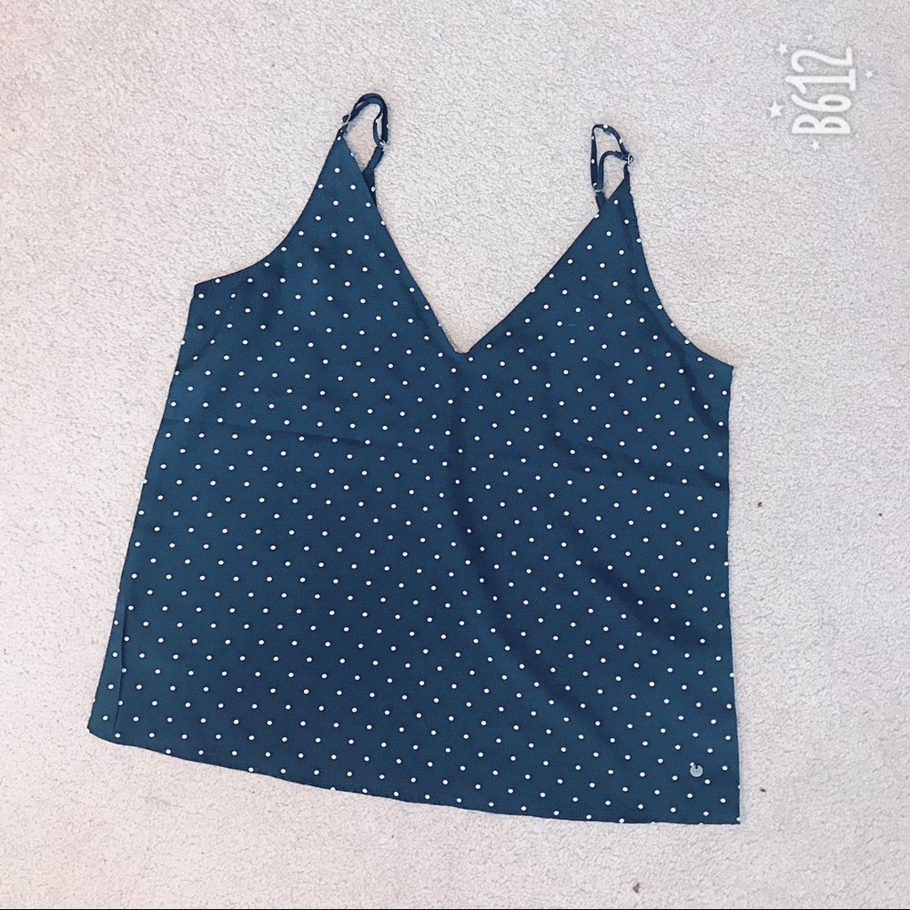 Free with an item that’s $7+ !! Abercrombie top xs